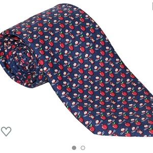 Vineyard vines bobbing for apples tie